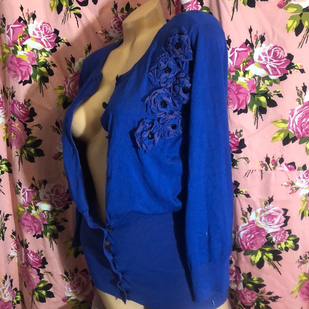 Olivia M blue flower floral cardigan sweater retro